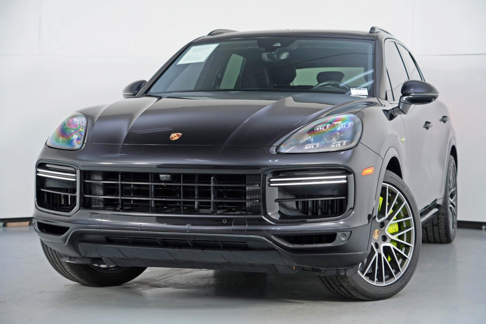 Used 2021 Porsche Cayenne Turbo S AWD/4WD image 3