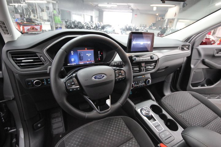 Used 2023 Ford Escape Active image 15