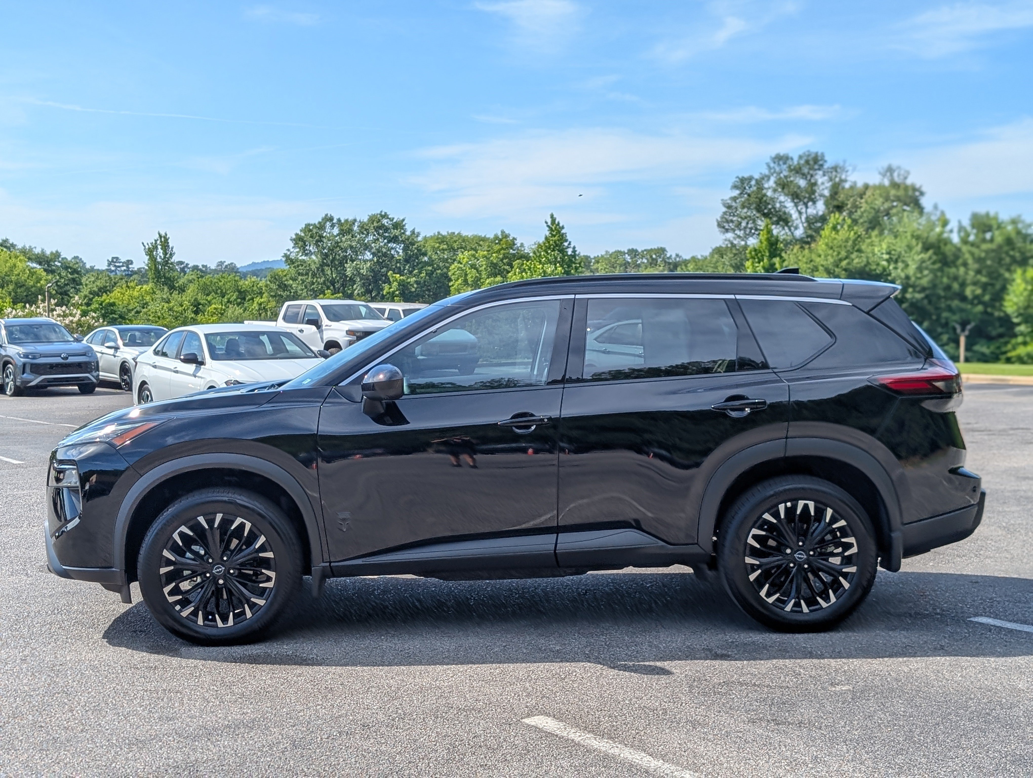 Used 2026 Nissan Rogue Dark Armor FWD image 6