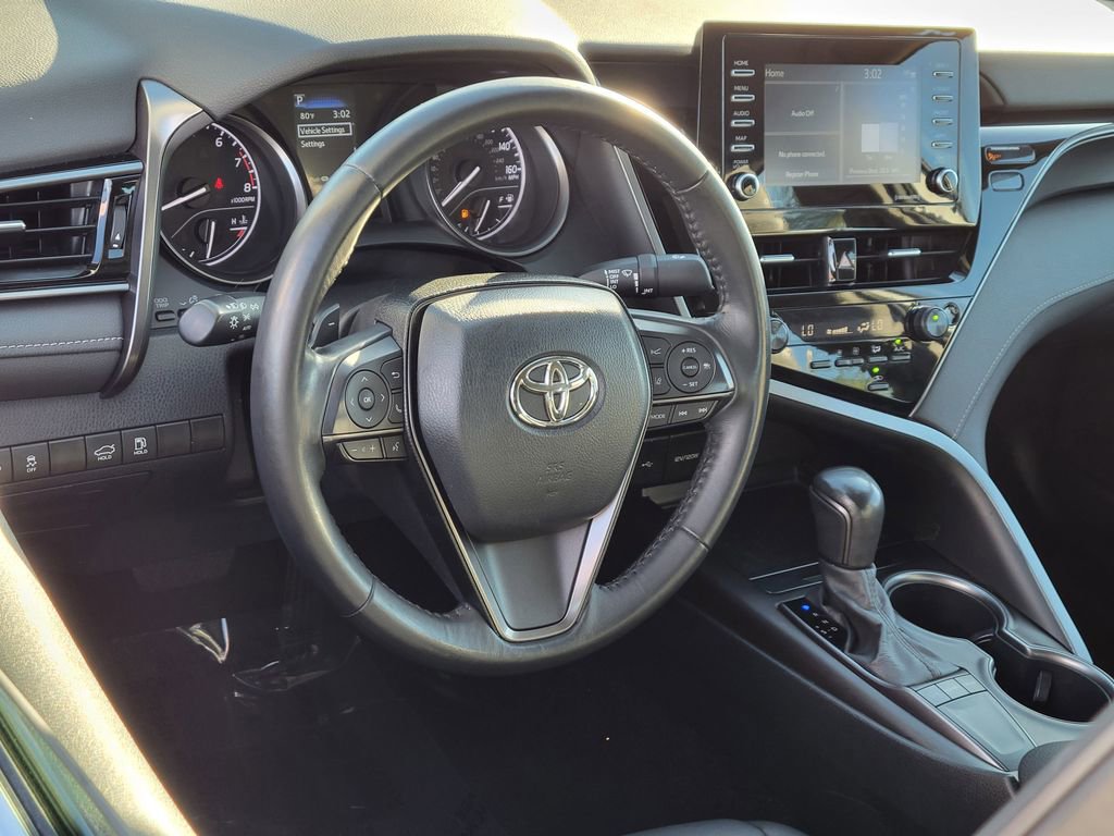 Used 2023 Toyota Camry SE image 3