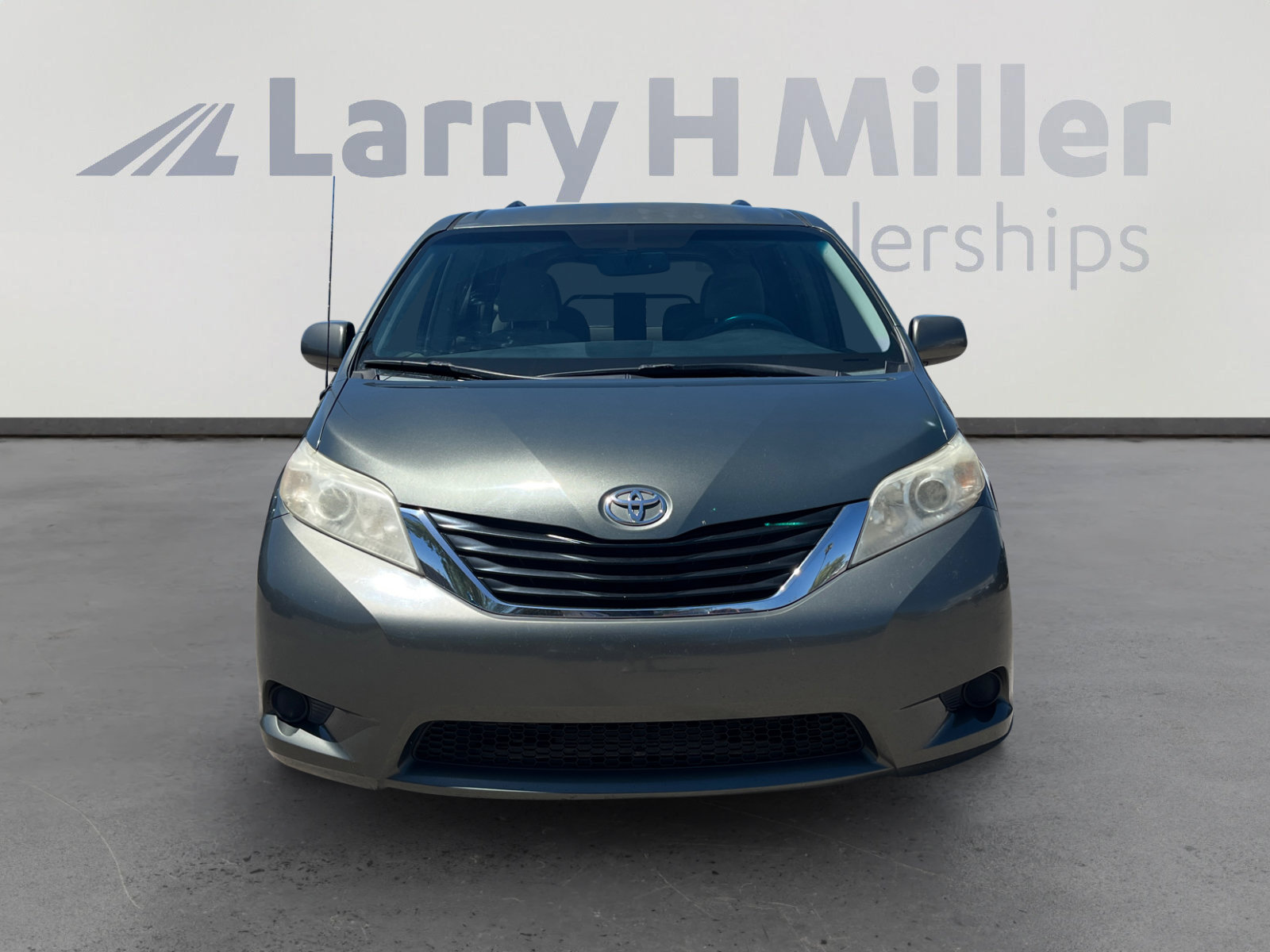 Used 2013 Toyota Sienna LE w/ Towing Pkg FWD image 8
