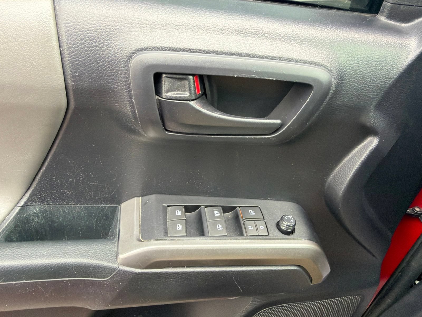 Used 2020 Toyota Tacoma SR5 w/ Technology Package AWD/4WD image 21