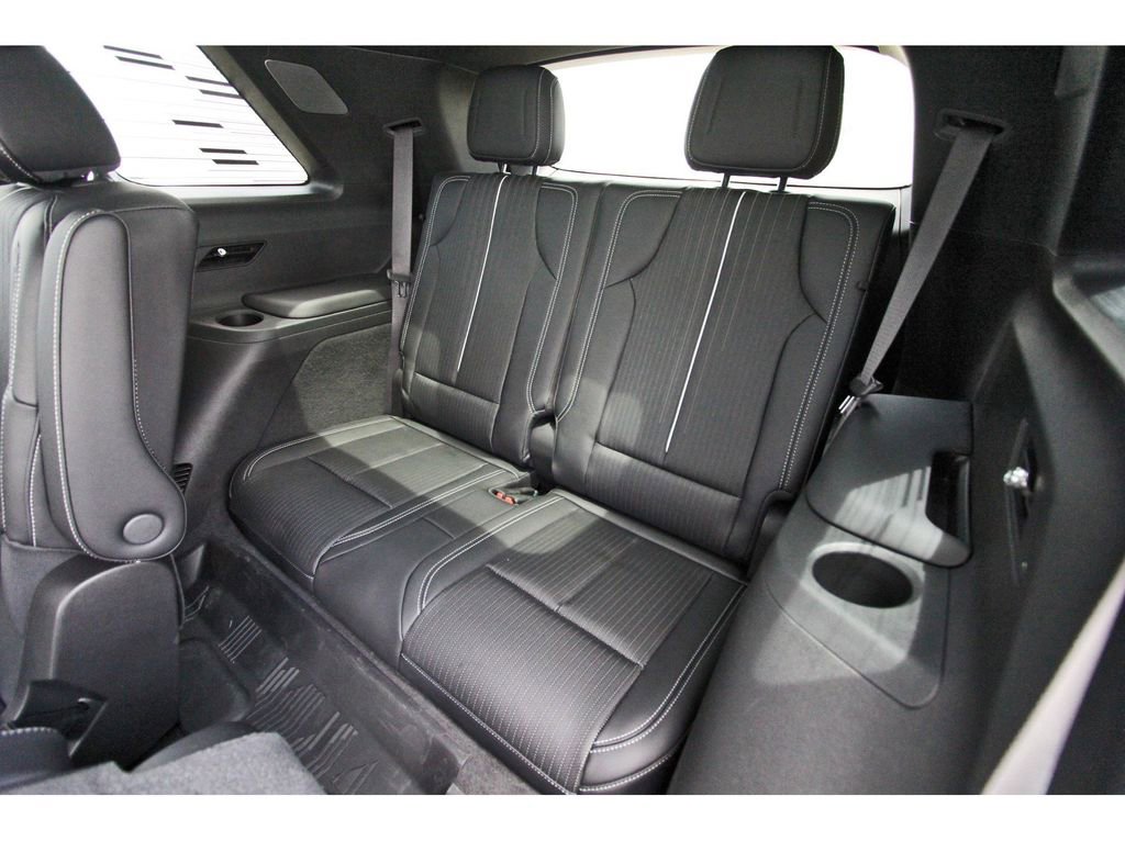 New 2026 Cadillac Vistiq Sport image 13