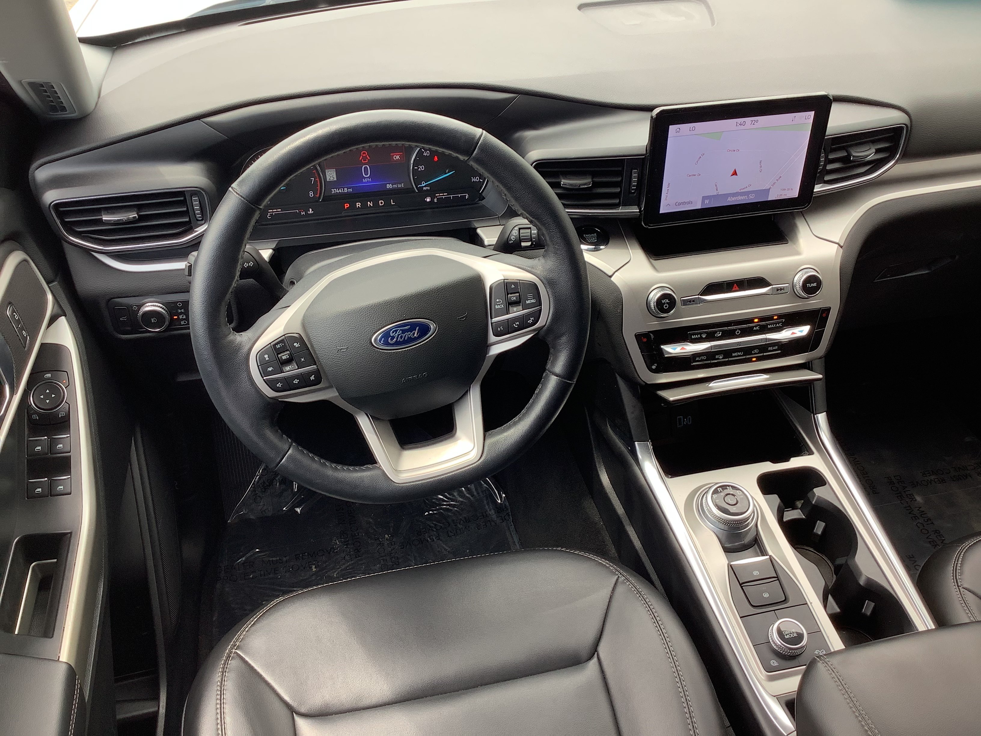 Used 2022 Ford Explorer XLT w/ Equipment Group 202A AWD/4WD image 12