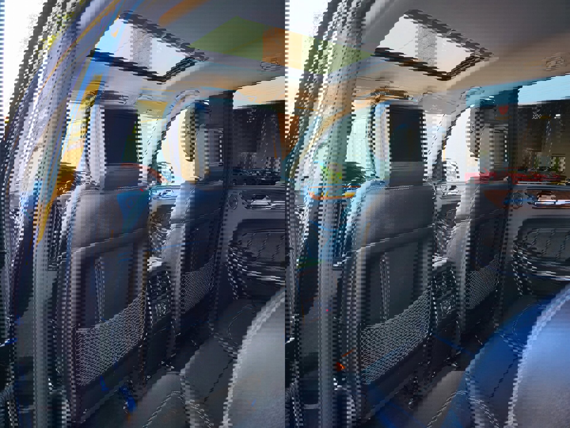 Used 2015 Mercedes-Benz GL 550 4MATIC image 27