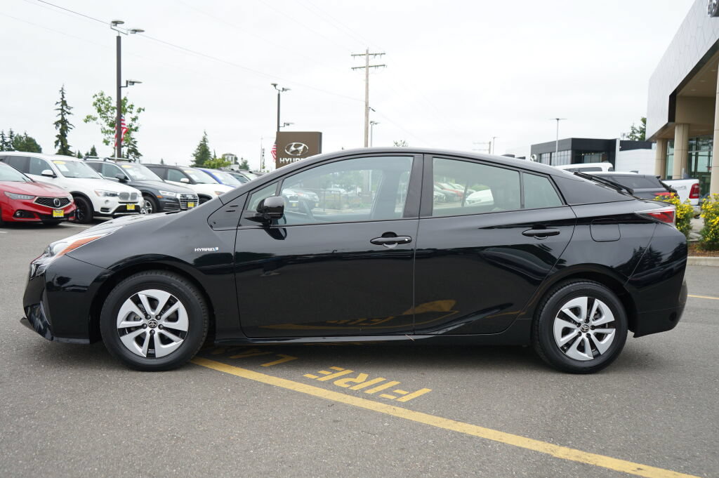 Used 2016 Toyota Prius Four w/ Advanced Technology Package FWD image 10