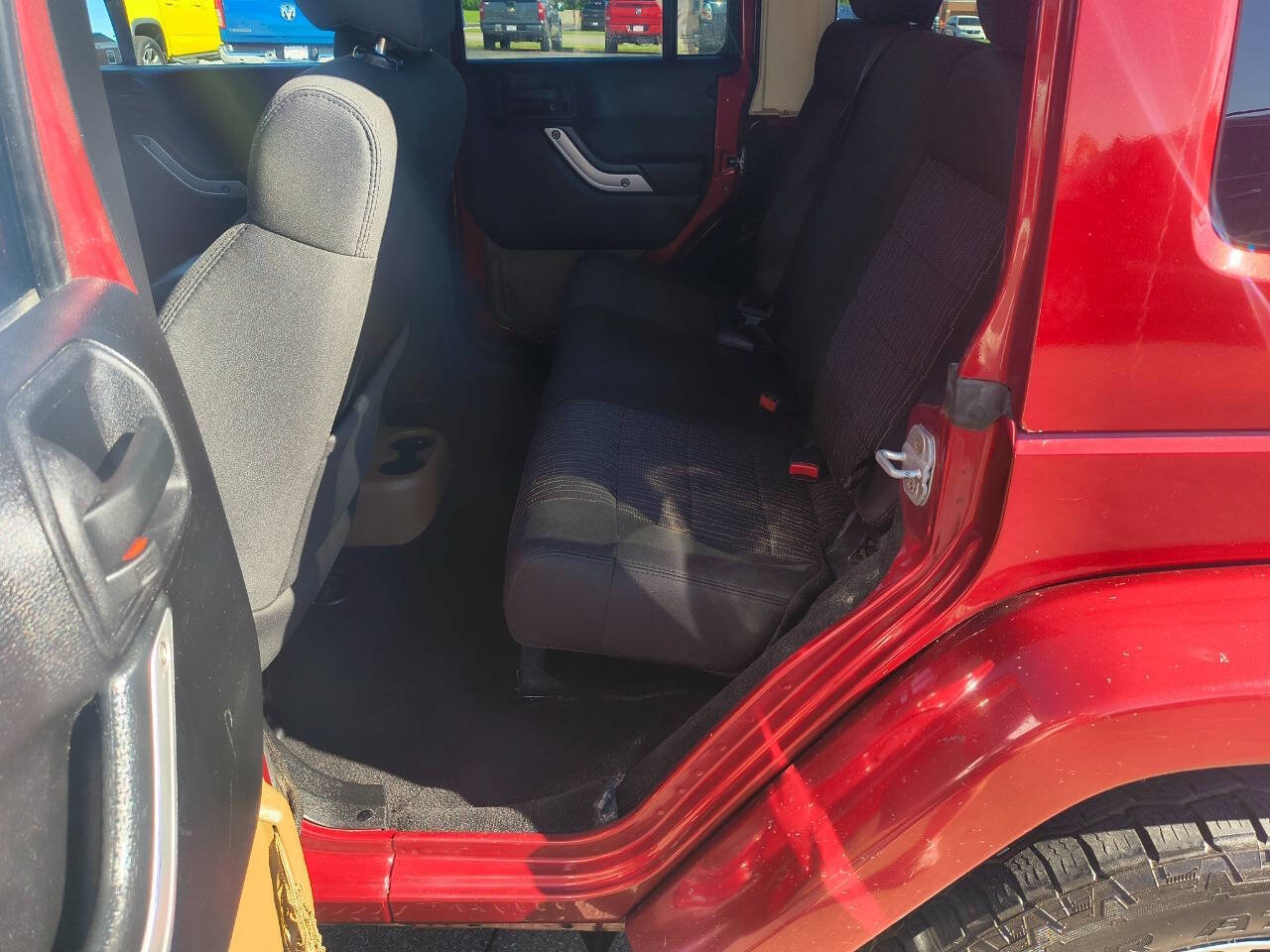 Used 2011 Jeep Wrangler Unlimited Sahara w/ Dual Top Group AWD/4WD image 14