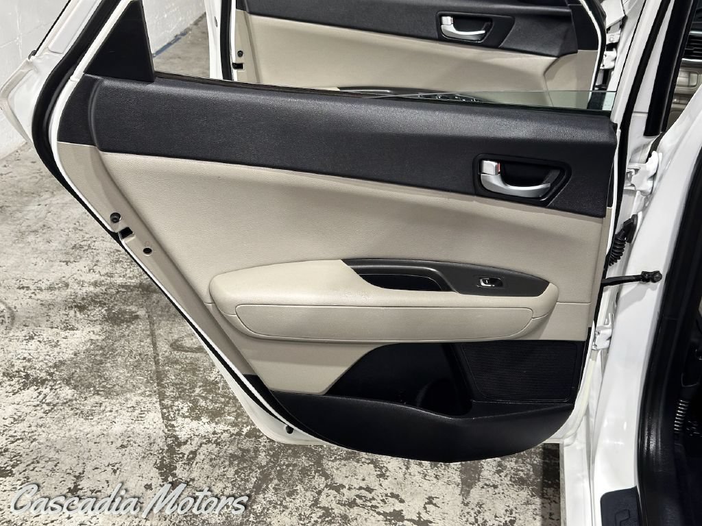 Used 2017 Kia Optima Premium FWD image 18