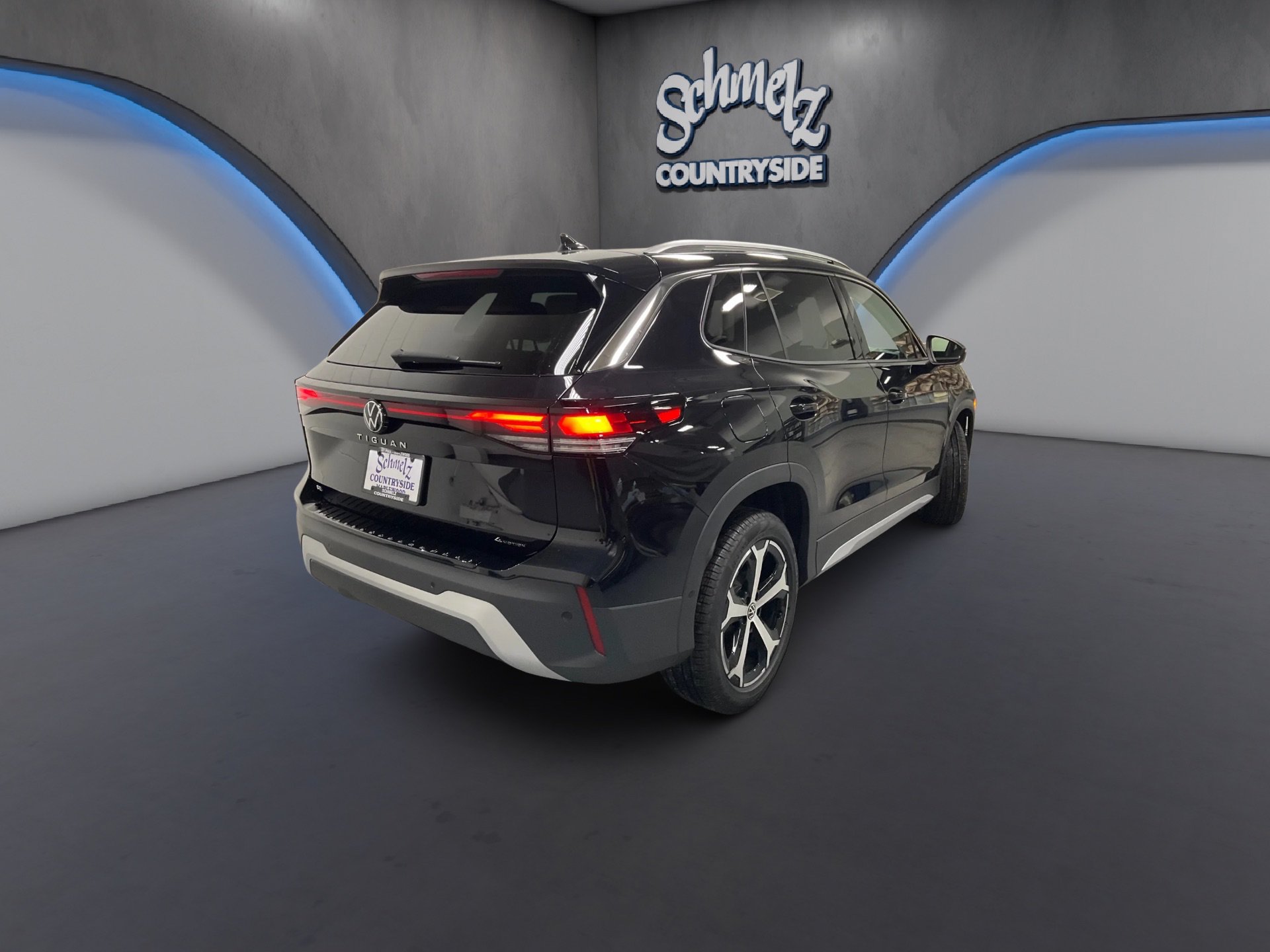 New 2026 Volkswagen Tiguan SE AWD/4WD image 8
