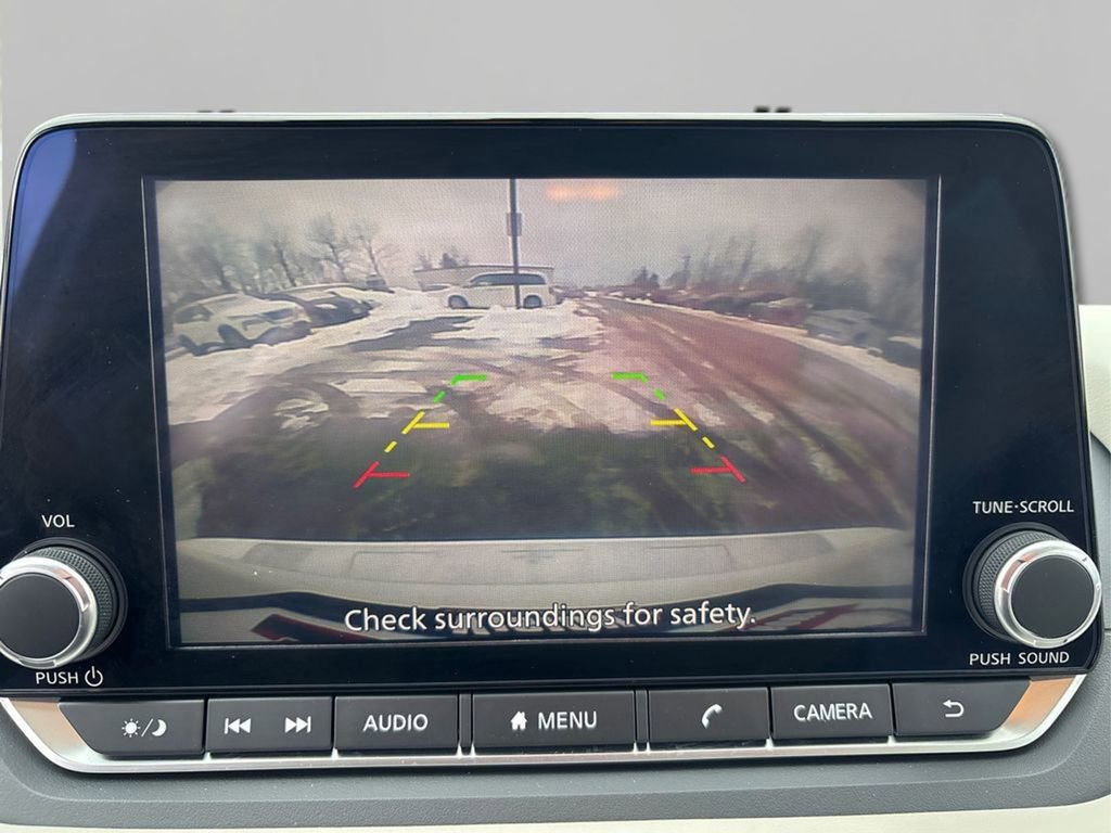 Used 2024 Nissan Rogue SV image 32