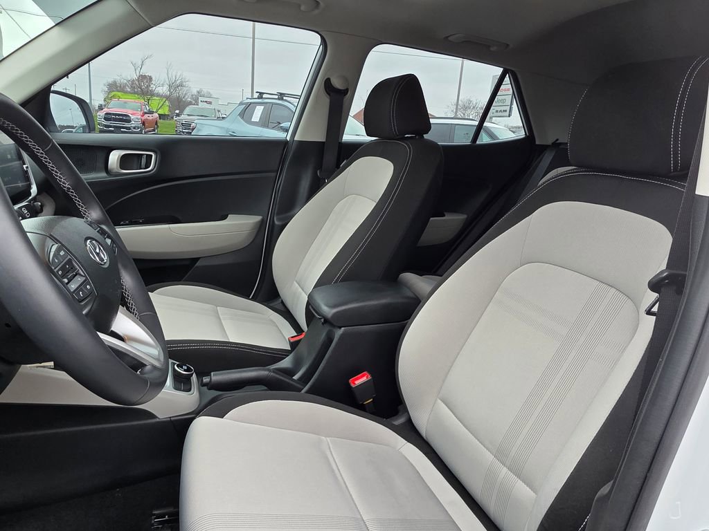 Used 2022 Hyundai Venue SEL image 10