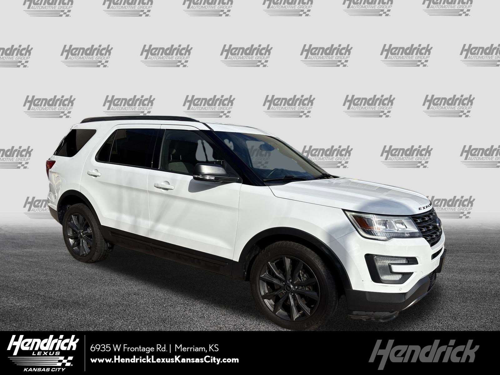 Used 2017 Ford Explorer XLT w/ Equipment Group 202A image 1