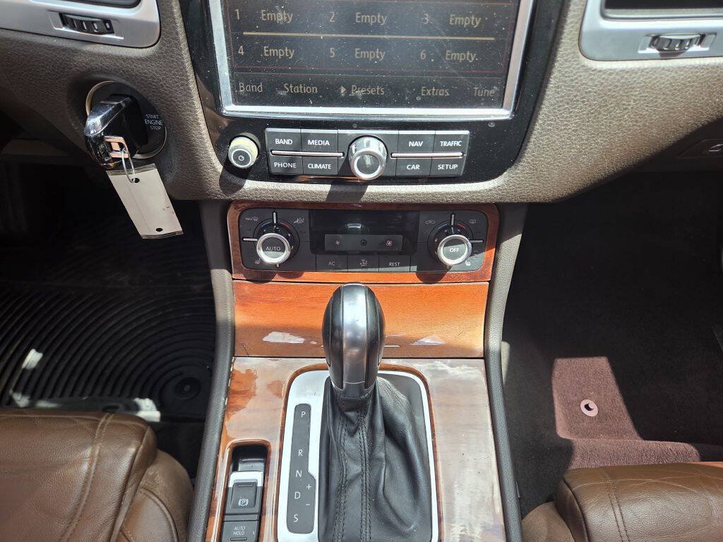 Used 2011 Volkswagen Touareg VR6 AWD/4WD image 28