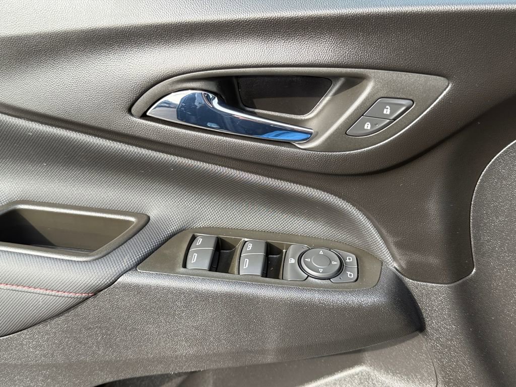 Used 2023 Chevrolet Equinox RS AWD/4WD image 11