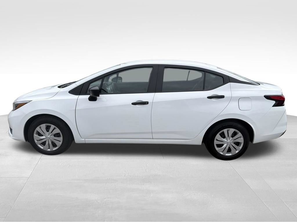 Used 2025 Nissan Versa S FWD image 17