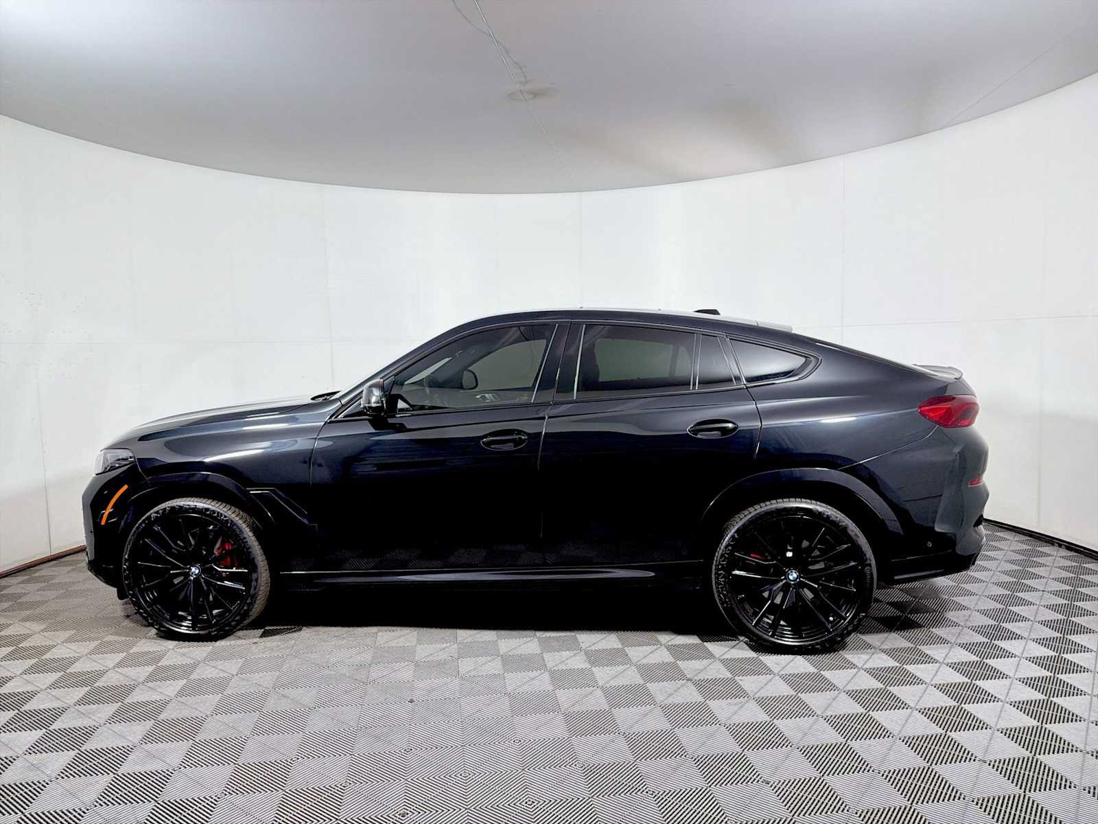 Used 2025 BMW X6 xDrive40i w/ Executive Package AWD/4WD image 4