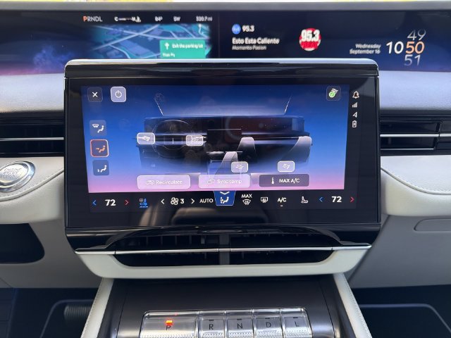 New 2026 Lincoln Nautilus Reserve AWD/4WD image 19