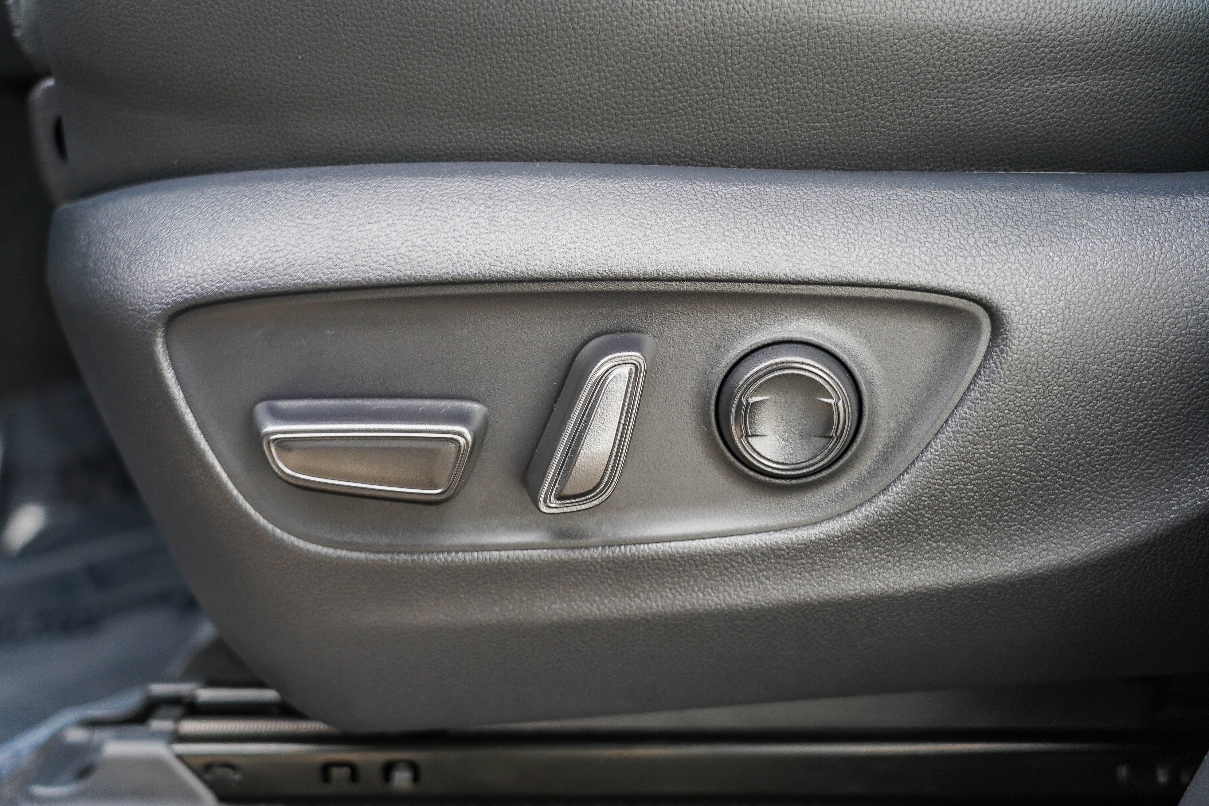 Certified 2024 Toyota Land Cruiser image 23