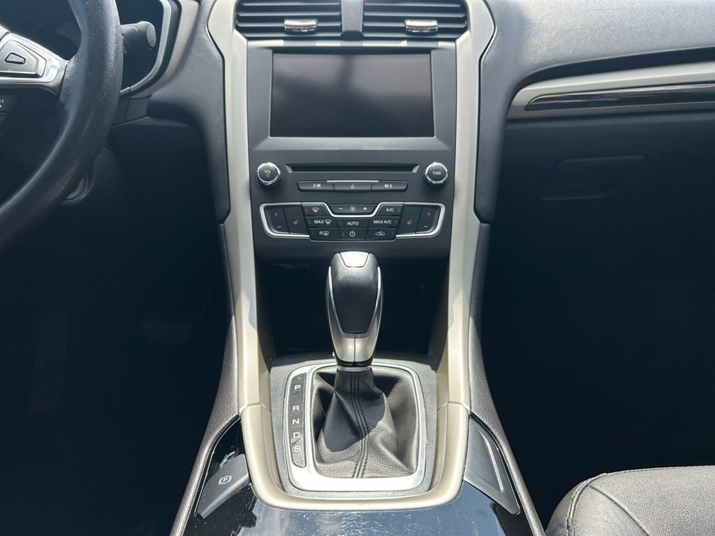 Used 2016 Ford Fusion SE w/ Equipment Group 202A FWD image 13