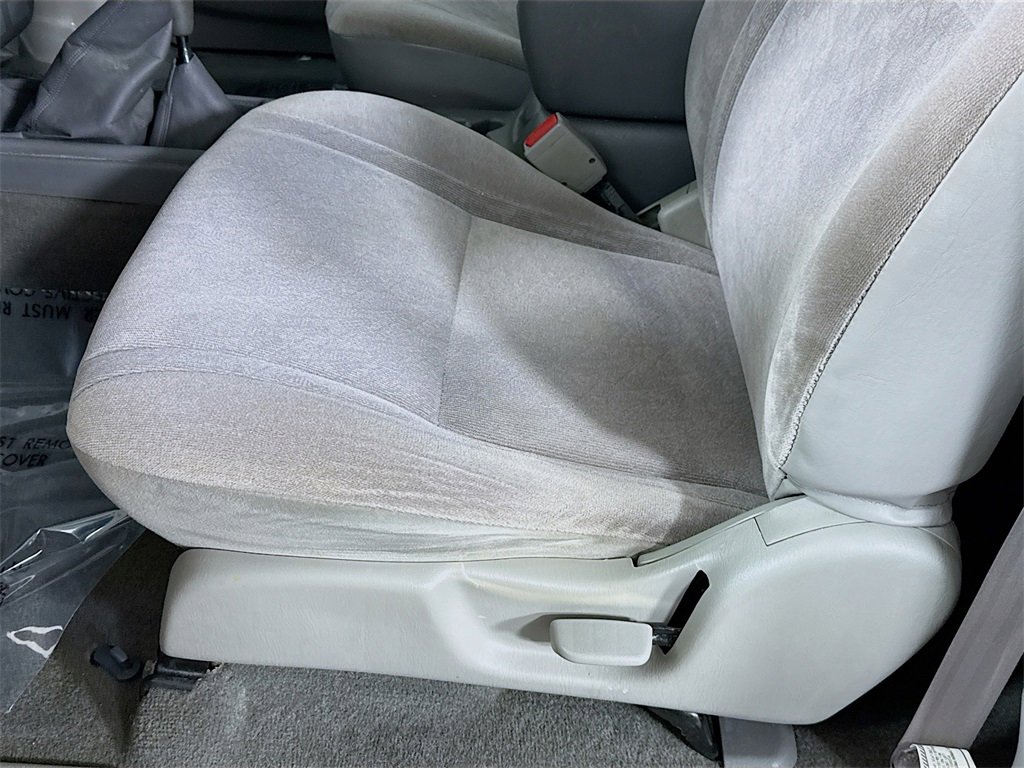Used 2001 Toyota Tacoma Base image 19