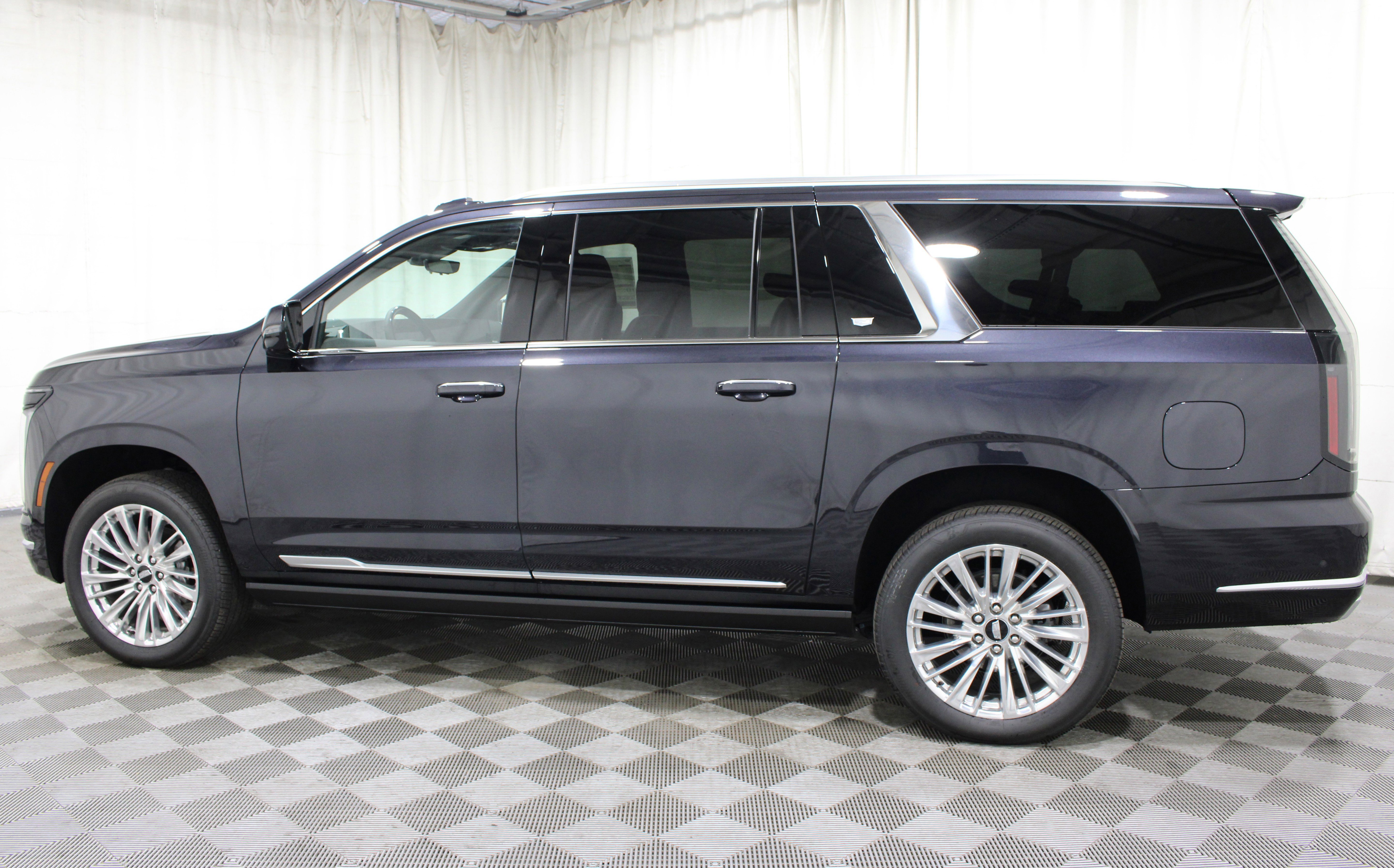 New 2026 Cadillac Escalade ESV Luxury w/ LPO, Floor Liner Package image 30