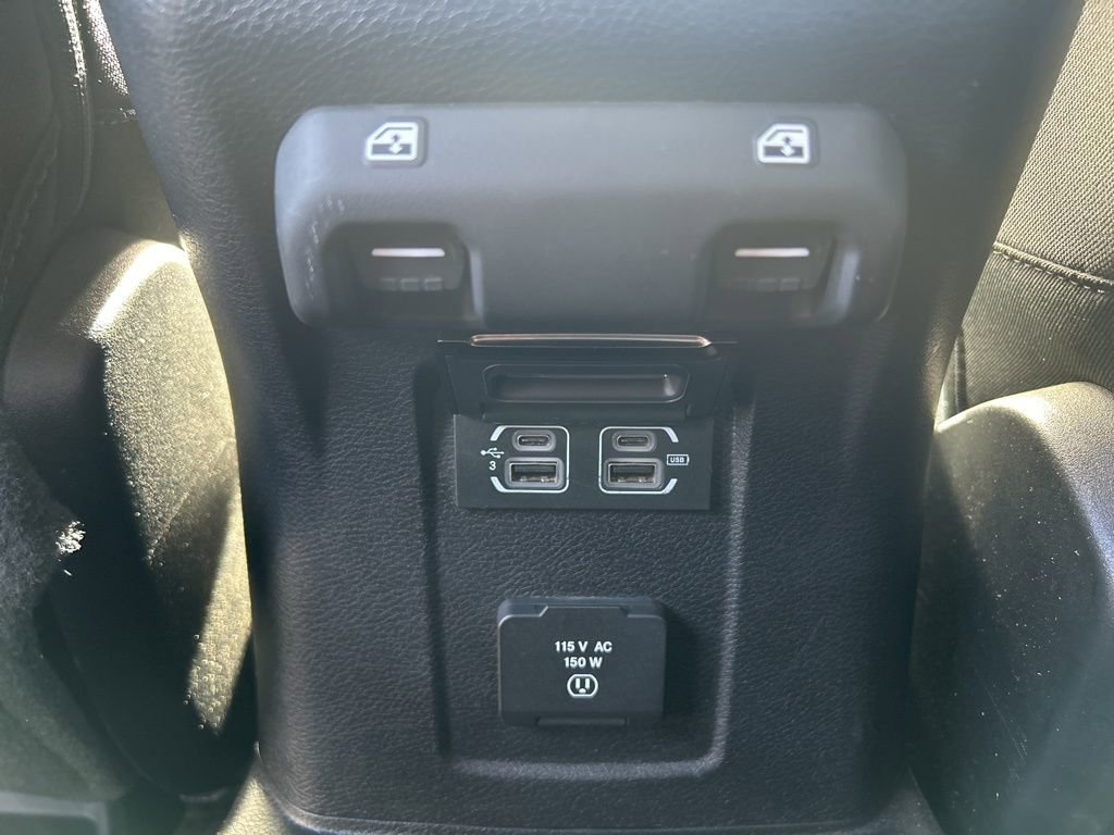 Used 2018 Jeep Wrangler Unlimited Sahara image 42