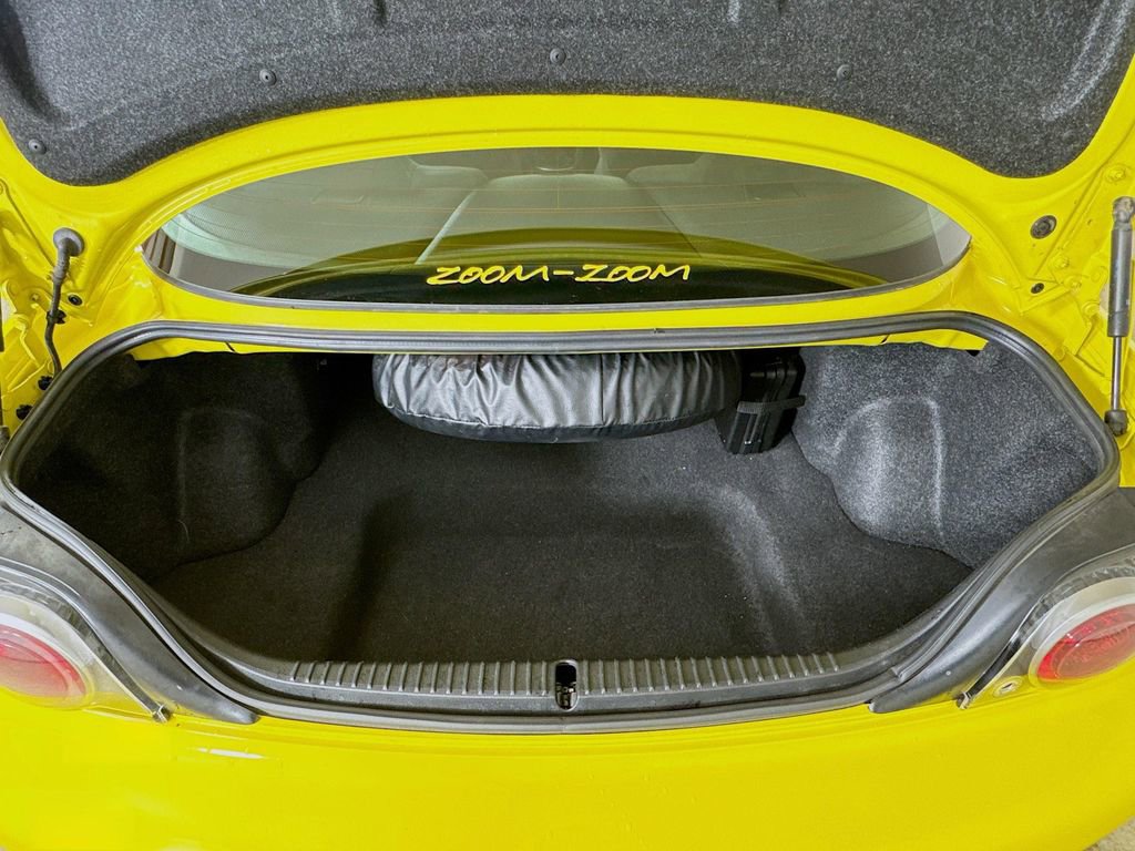 Used 2004 MAZDA RX-8 4DR CPE 6-SPD MANUAL w/ MT Sport Pkg image 22