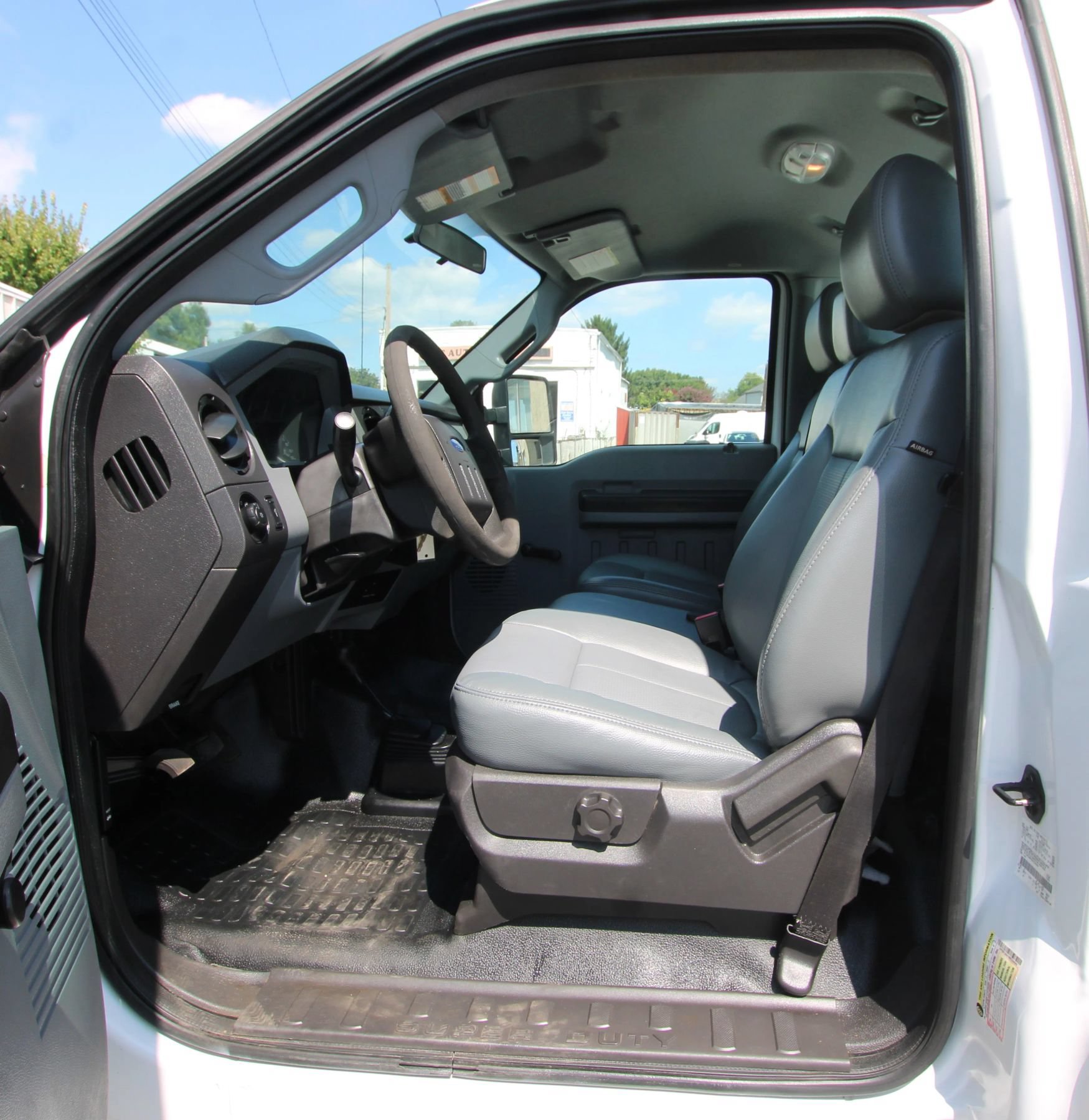 Used 2011 Ford F250 XL w/ Snow Plow Prep Pkg AWD/4WD image 9