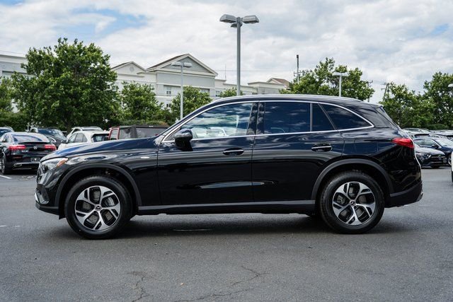 New 2025 Mercedes-Benz GLC 350e 4MATIC image 4