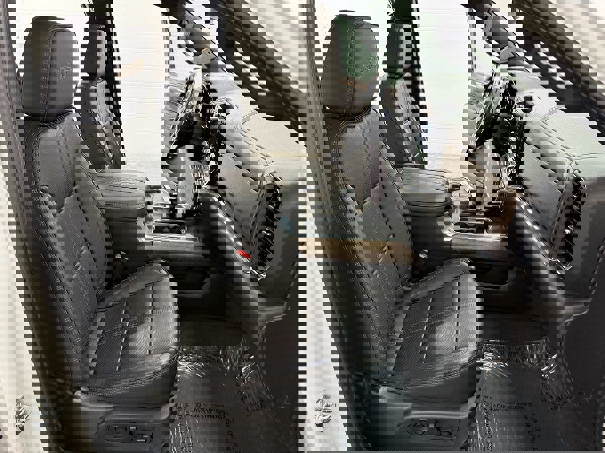 Used 2023 Chevrolet Silverado 1500 High Country image 19