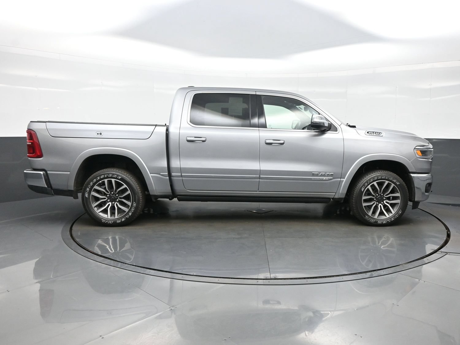 Used 2025 RAM 1500 Limited AWD/4WD image 10