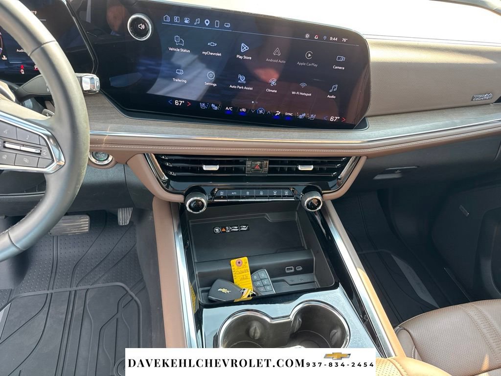 Used 2025 Chevrolet Suburban High Country AWD/4WD image 15
