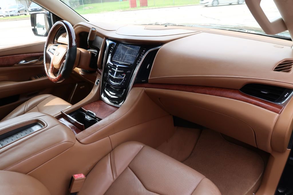 Used 2015 Cadillac Escalade ESV Platinum AWD/4WD image 13