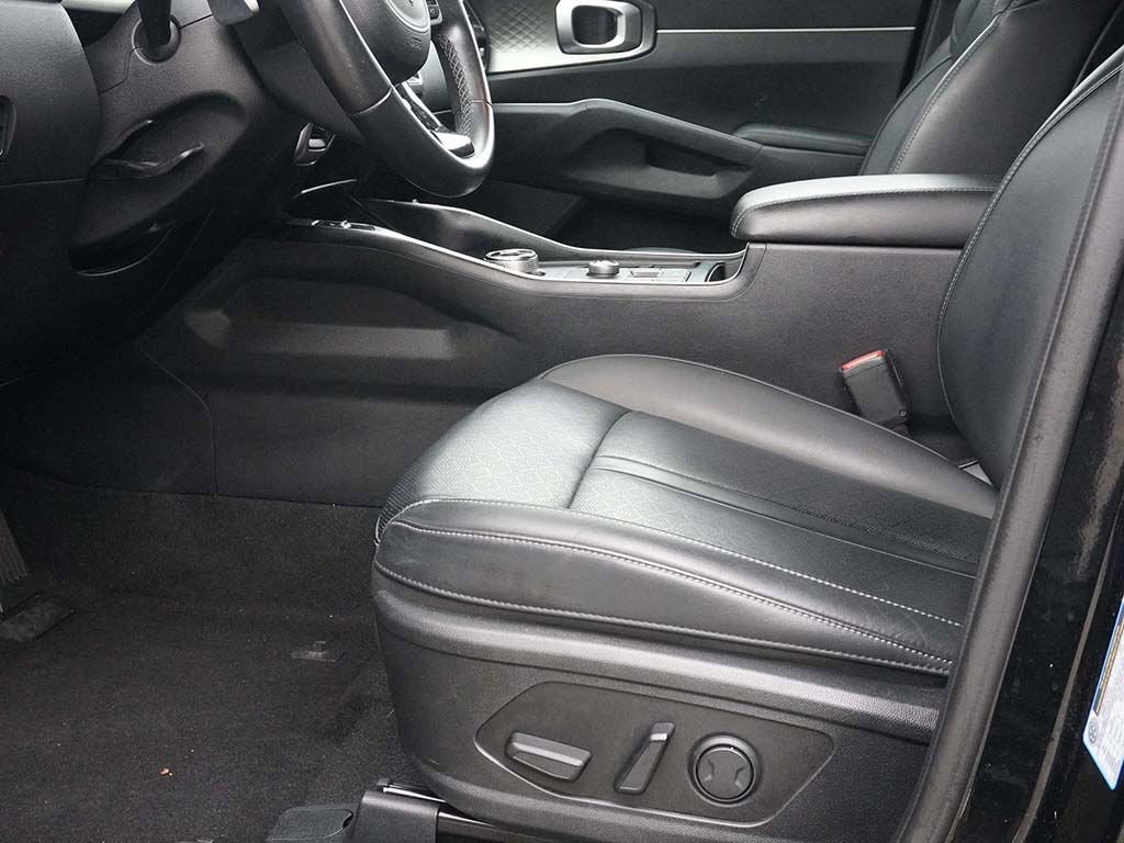 Used 2022 Kia Sorento S FWD image 29