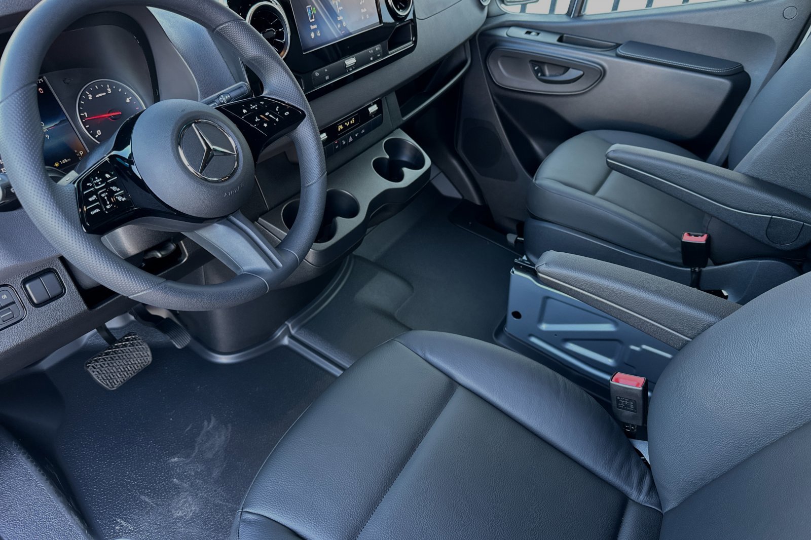 New 2025 Mercedes-Benz Sprinter 2500 image 10