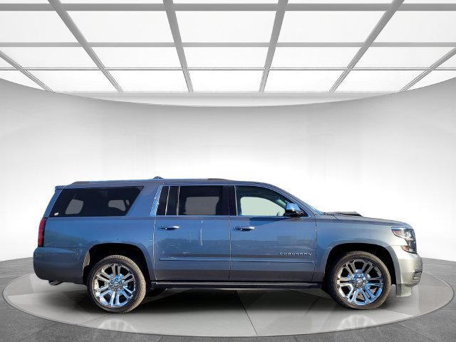 Used 2019 Chevrolet Suburban Premier w/ Premier Plus Edition AWD/4WD image 3