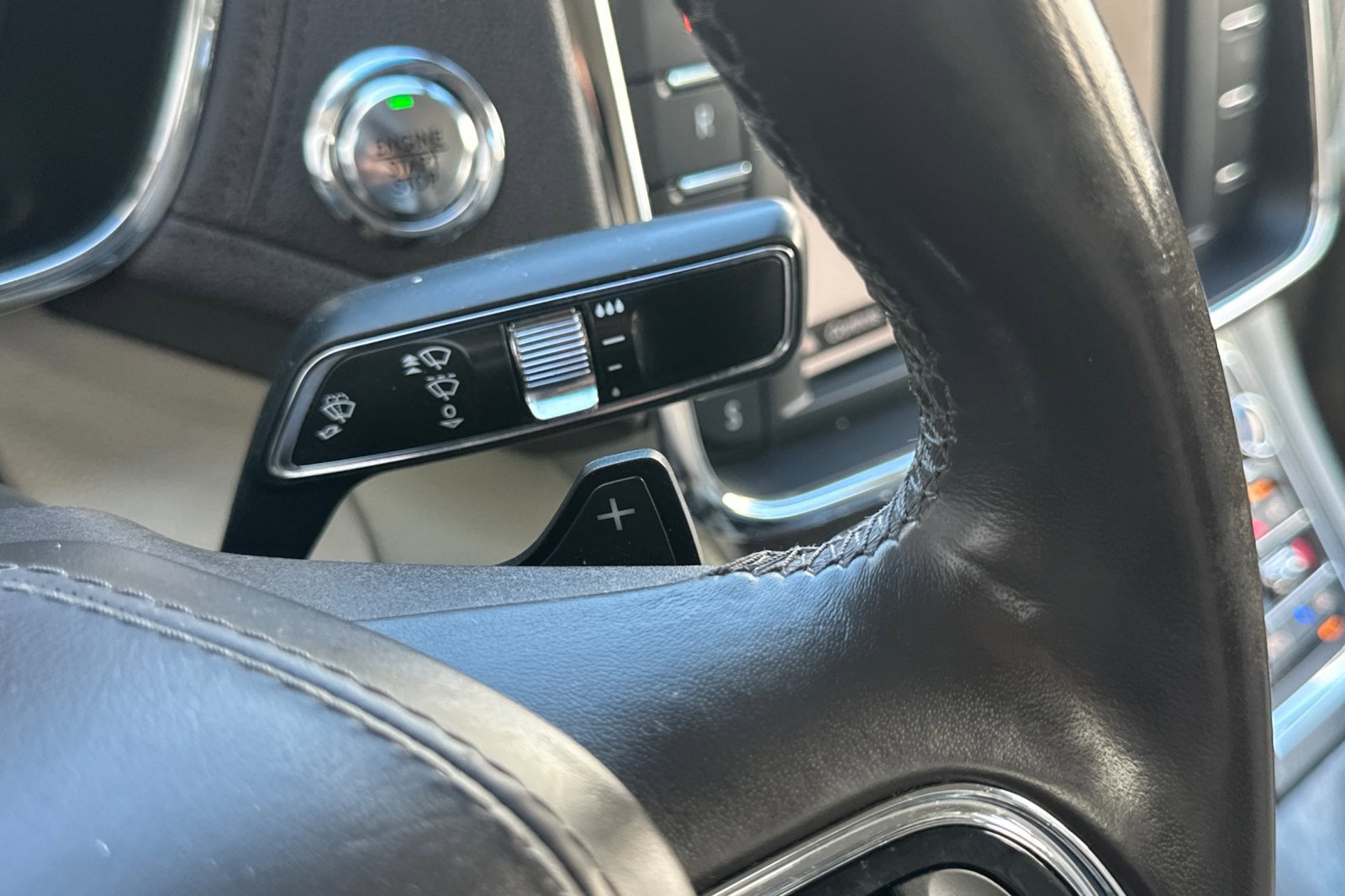 Used 2017 Lincoln Continental Select image 38