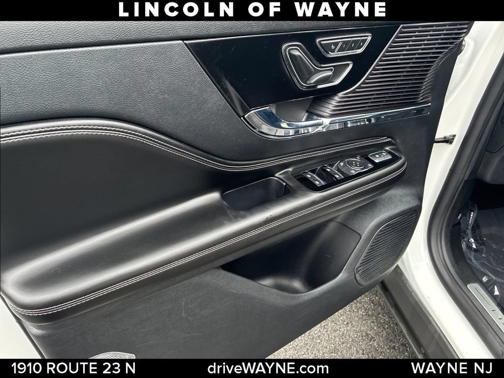 Certified 2022 Lincoln Corsair AWD w/ Equipment Group 101A image 13
