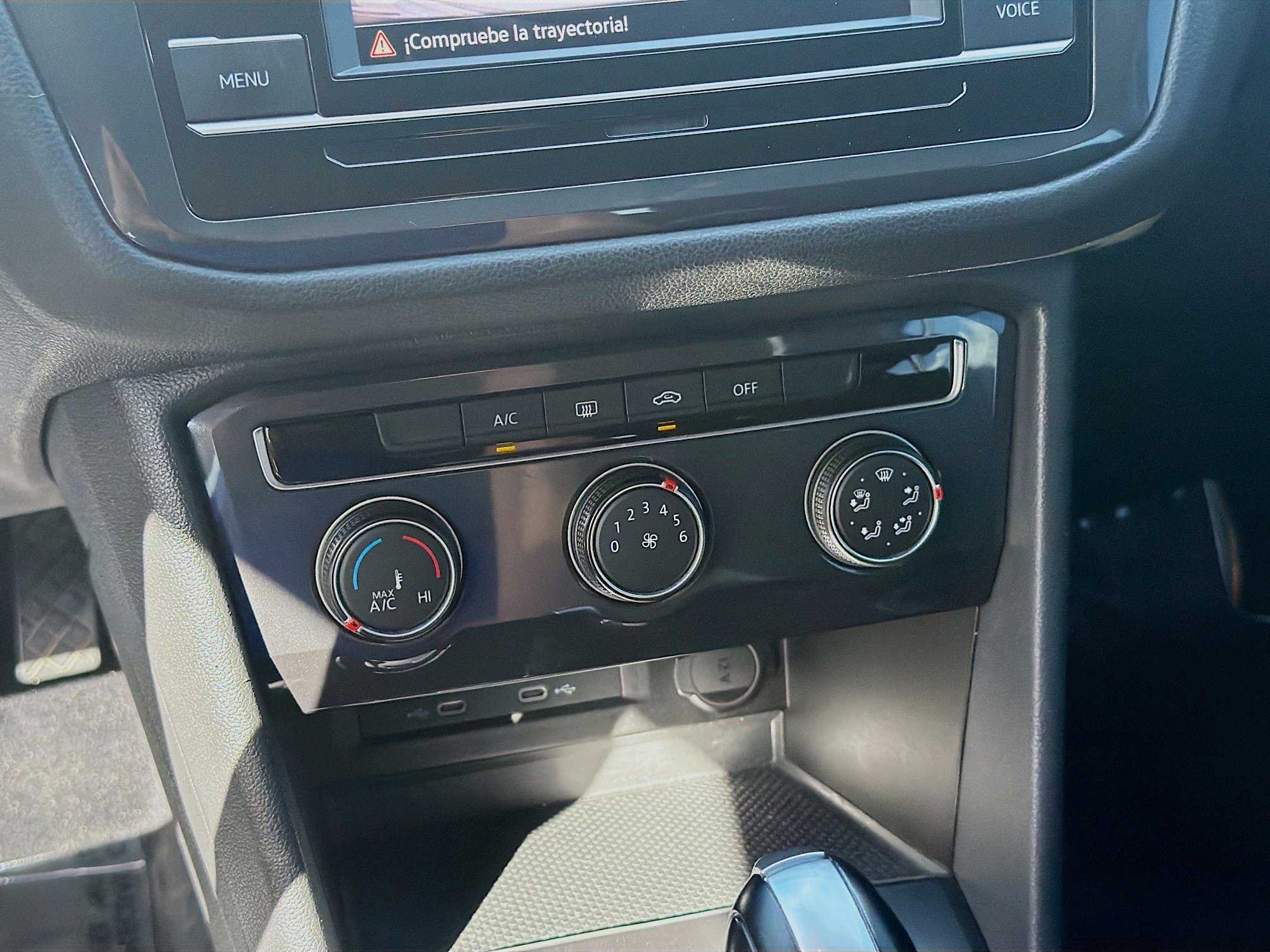 Used 2021 Volkswagen Tiguan S image 14