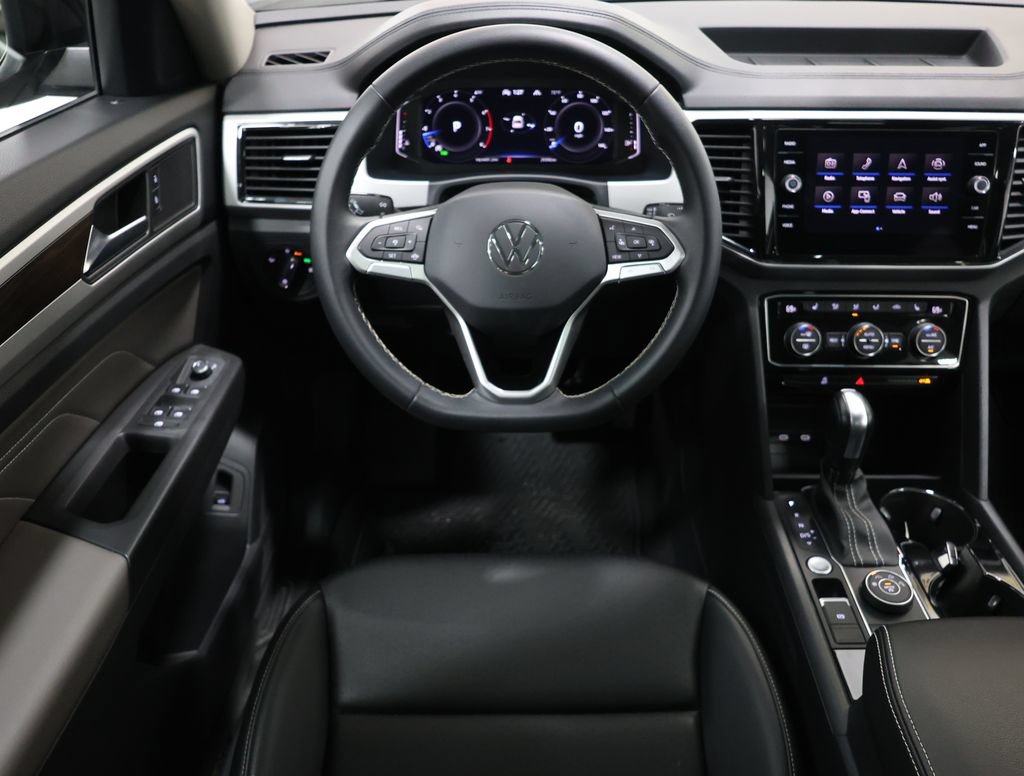 Certified 2023 Volkswagen Atlas SE w/ Panoramic Sunroof Package AWD/4WD image 16