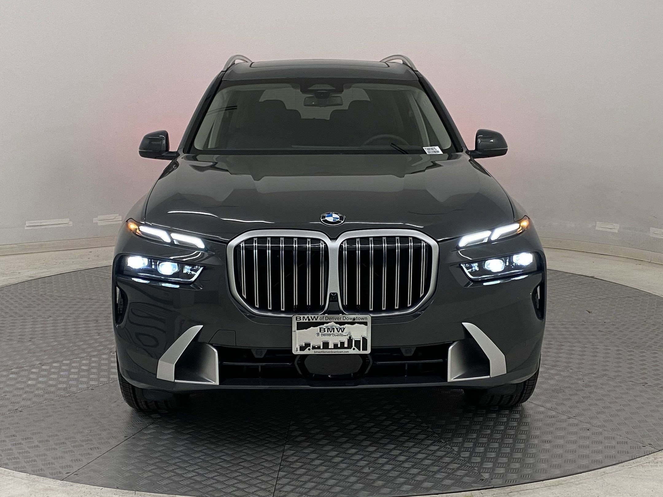 Used 2026 BMW X7 xDrive40i w/ Premium Package image 5