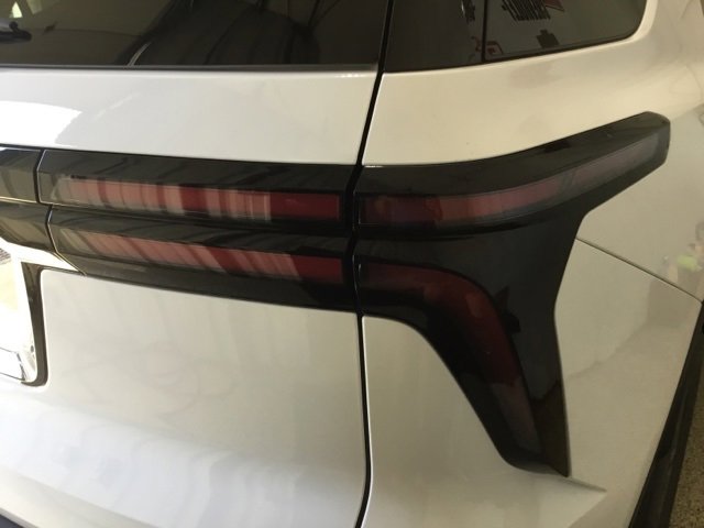 New 2026 Chevrolet Traverse LT w/ LPO, Floor Liner Package image 20