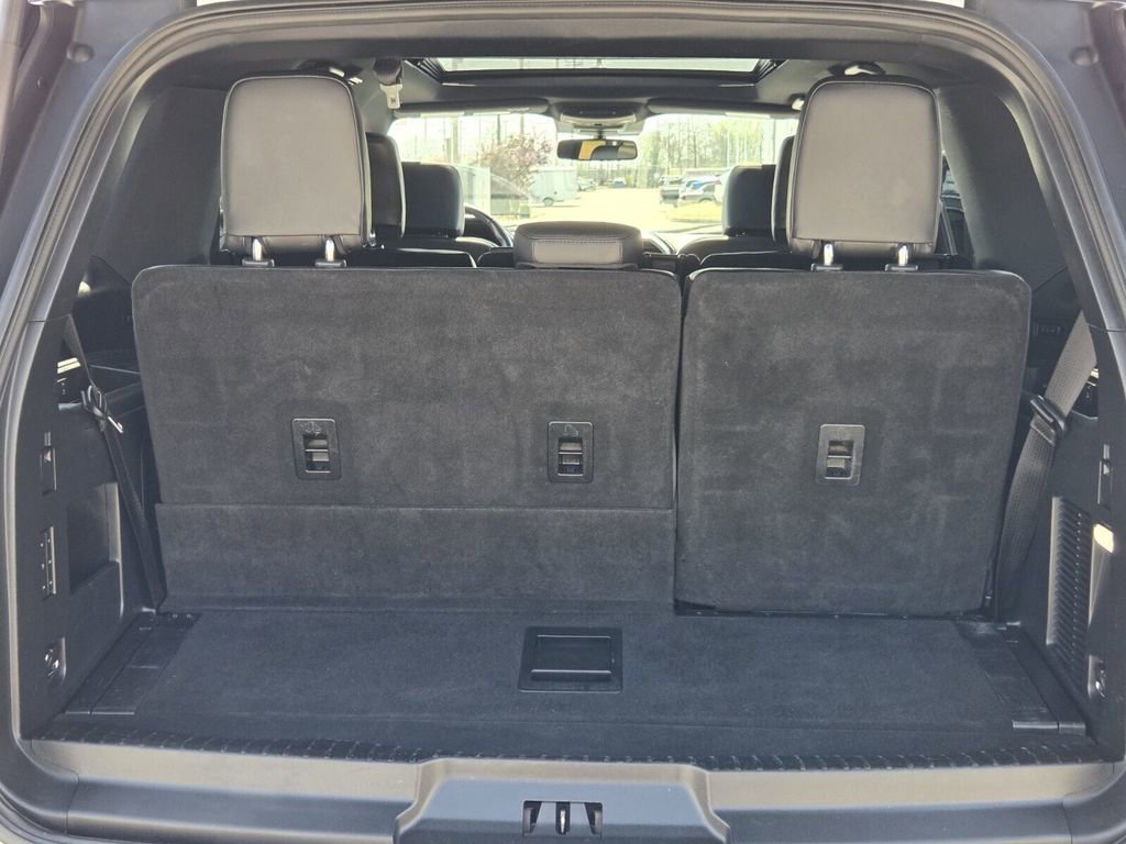 Used 2021 Ford Expedition XLT image 9