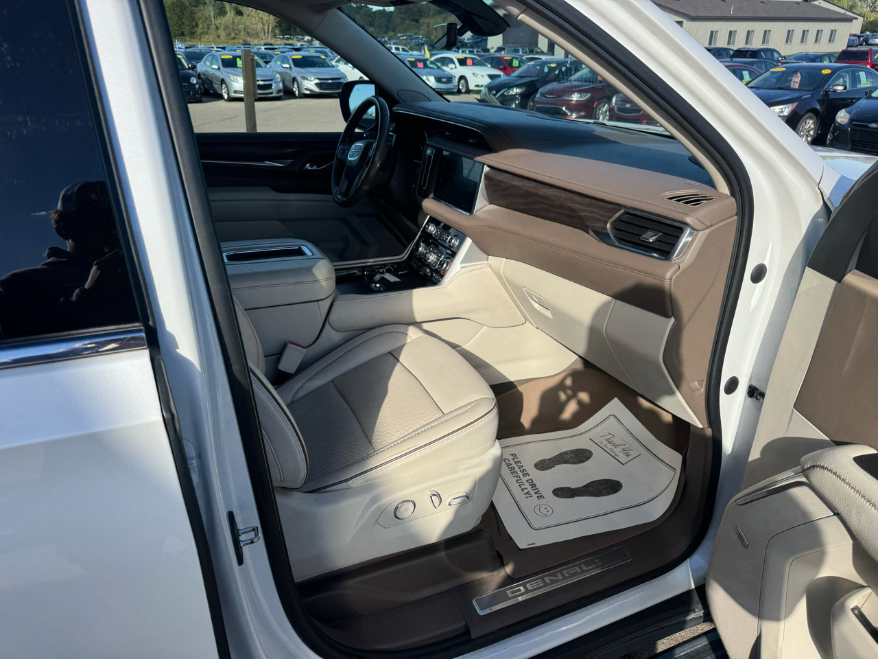Used 2021 GMC Yukon XL Denali w/ Denali Ultimate Package image 11