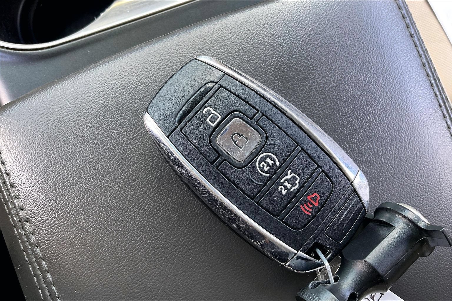 Used 2019 Lincoln Nautilus Select w/ Cargo Utility Package FWD image 9