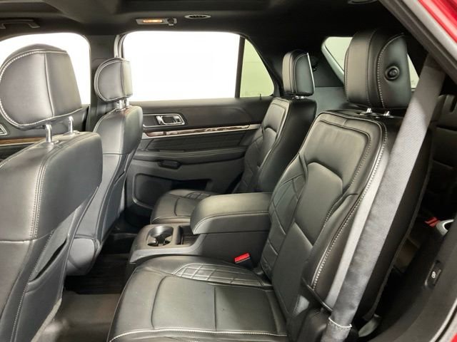 Used 2016 Ford Explorer Platinum image 30