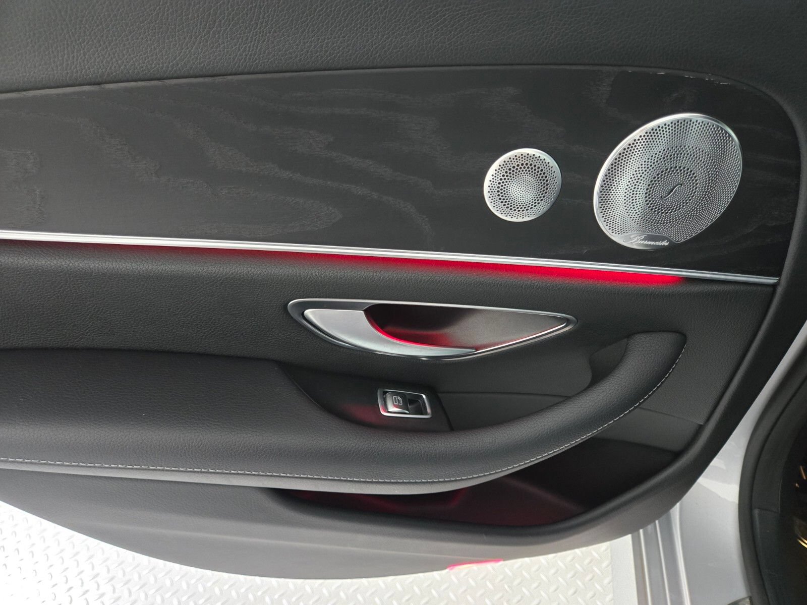 Used 2017 Mercedes-Benz E 300 image 21