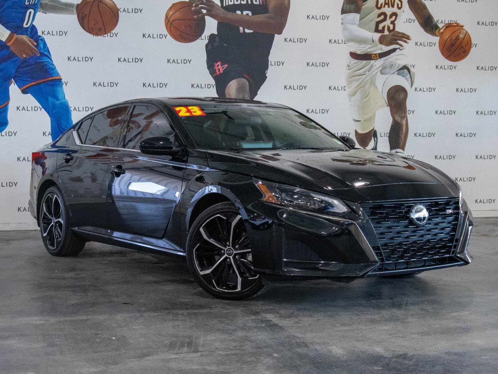 Used 2023 Nissan Altima 2.5 SR w/ SR Premium Package image 2