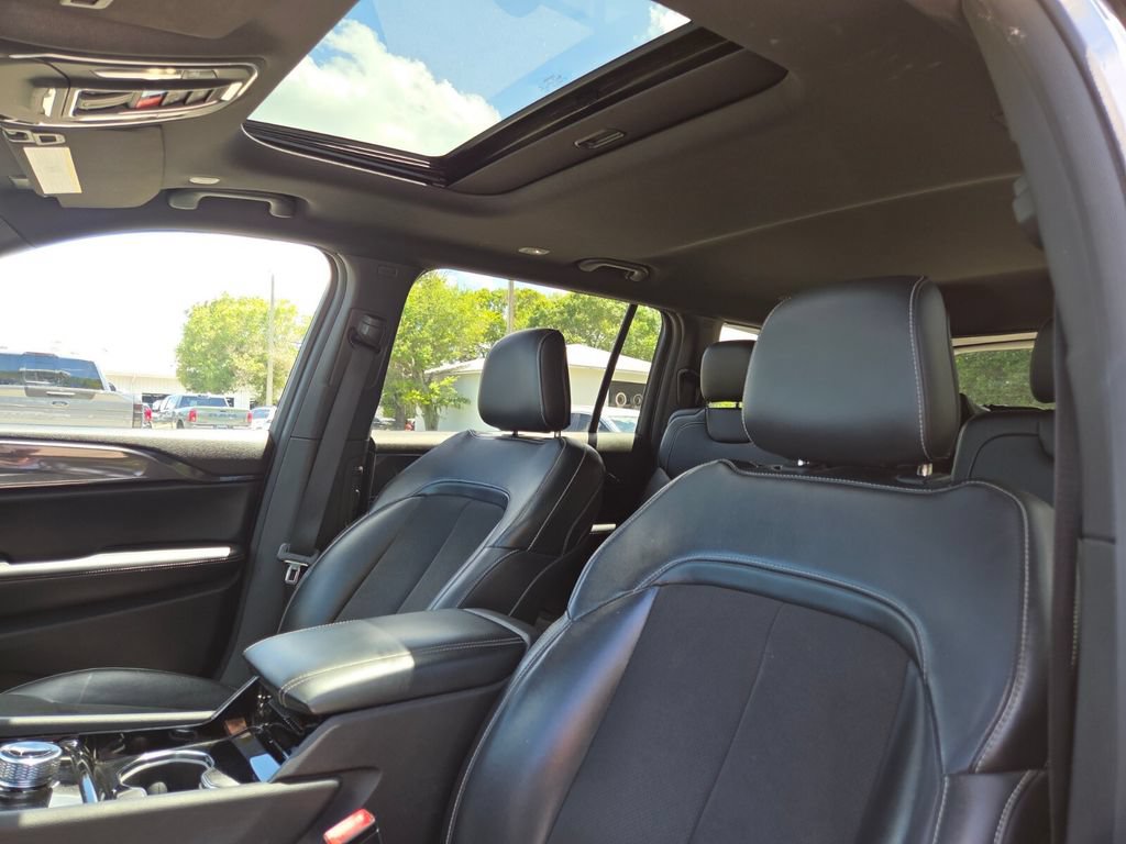 Used 2021 Jeep Grand Cherokee L Laredo AWD/4WD image 29