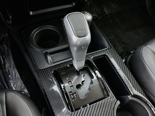 Used 2024 Toyota 4Runner TRD Off-Road Premium AWD/4WD image 19
